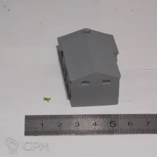 Описание картинки Двухэтажный коттедж с гаражом от Dwarf Pirate Foundry по цене 200руб | Свободный Рынок Миниатюр - СРМ