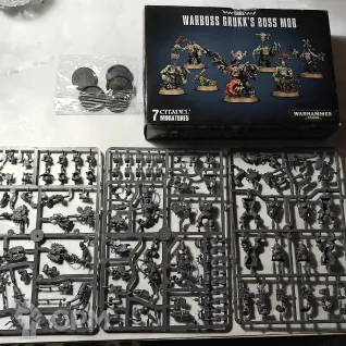 Описание картинки Warboss Grukk's Boss Mob от  по цене 5 000руб | Свободный Рынок Миниатюр - СРМ