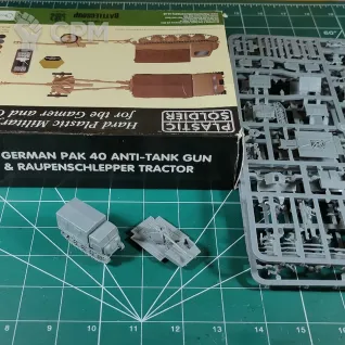 Описание картинки WW2G15004 German Pak 40 Anti-tank Gun &amp; Raupenschlepper Tractor от Vault Boy по цене 2 798руб | Свободный Рынок Миниатюр - СРМ