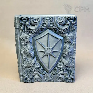 Описание картинки Коробка для карт и кубиков Книга Паладина от Миниатюры и фигурки по цене 935руб | Свободный Рынок Миниатюр - СРМ