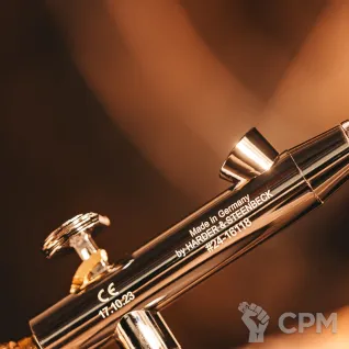 Описание картинки Аэрограф Harder & Steenbeck Evolution 2024 CRplus Two in One от ADEPT M&P по цене 38 400руб | Свободный Рынок Миниатюр - СРМ
