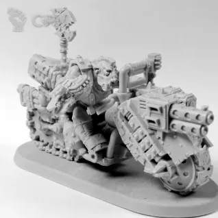 Описание картинки Orc Boss on Blitzbike 1 от Oi!-Factory по цене 1 100руб | Свободный Рынок Миниатюр - СРМ