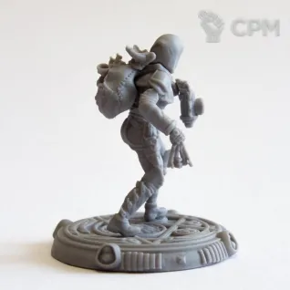Описание картинки Female Rogue 28mm от Fantasy Minis по цене 550руб | Свободный Рынок Миниатюр - СРМ