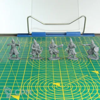 Описание картинки Frostgrave Cultists от Base 28 по цене 2 750руб | Свободный Рынок Миниатюр - СРМ